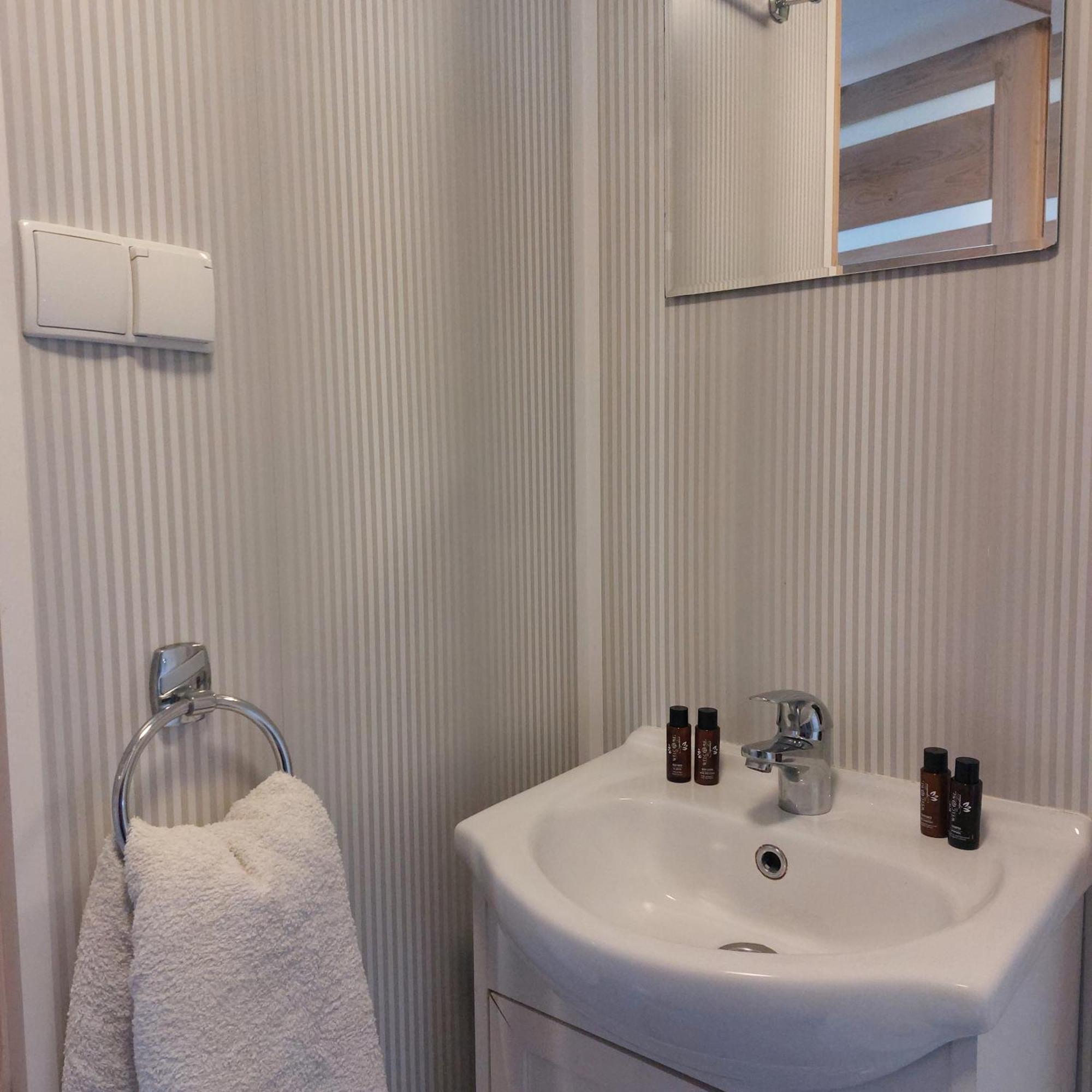 Zeeuwse Chalet Voor 2 Personen ซีรอสแกร์เกอ ภายนอก รูปภาพ